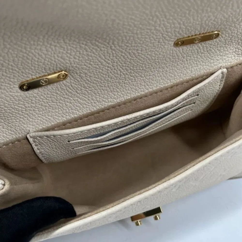 Louis Vuitton Women Pre-Loved Bag Very Good Condition